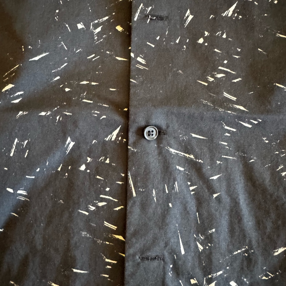 Uniqlo button down - Picture 3 of 5